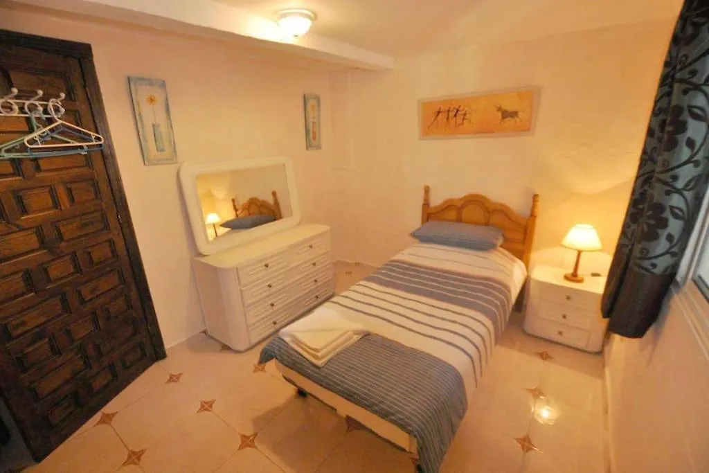 Large 7 Bedroom Villa In Sierrrezuela Heated Pool Malaga