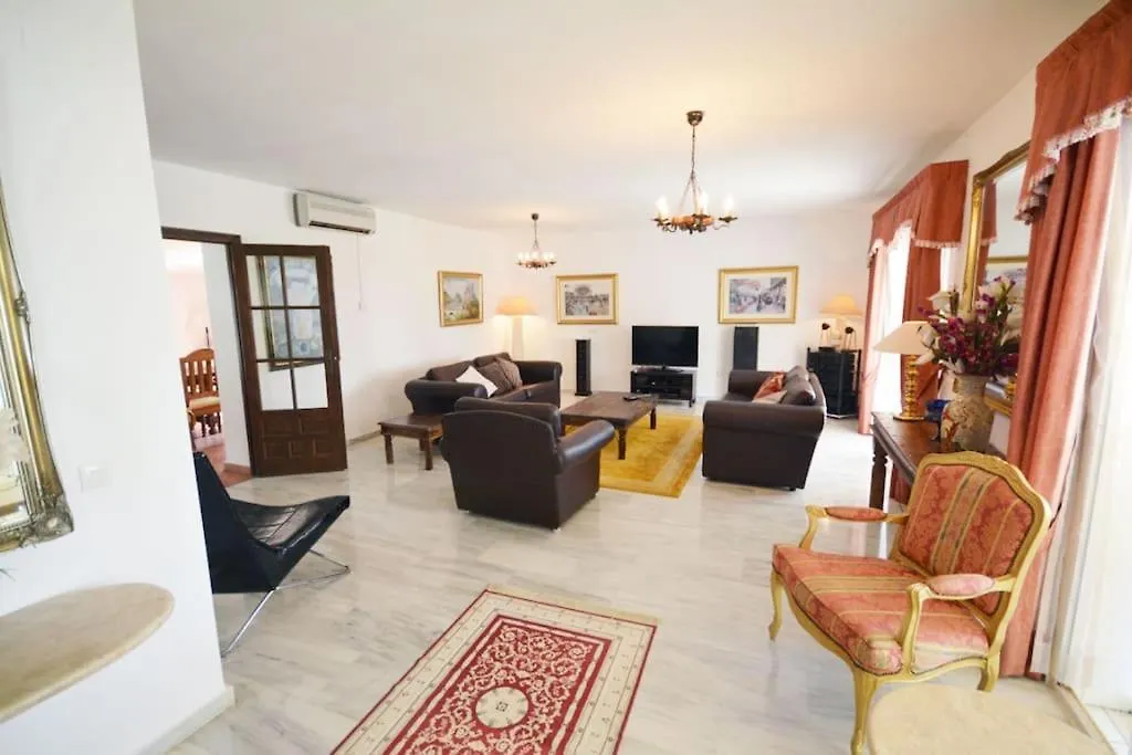 Large 7 Bedroom Villa In Sierrrezuela Heated Pool マラガ 0*,  スペイン