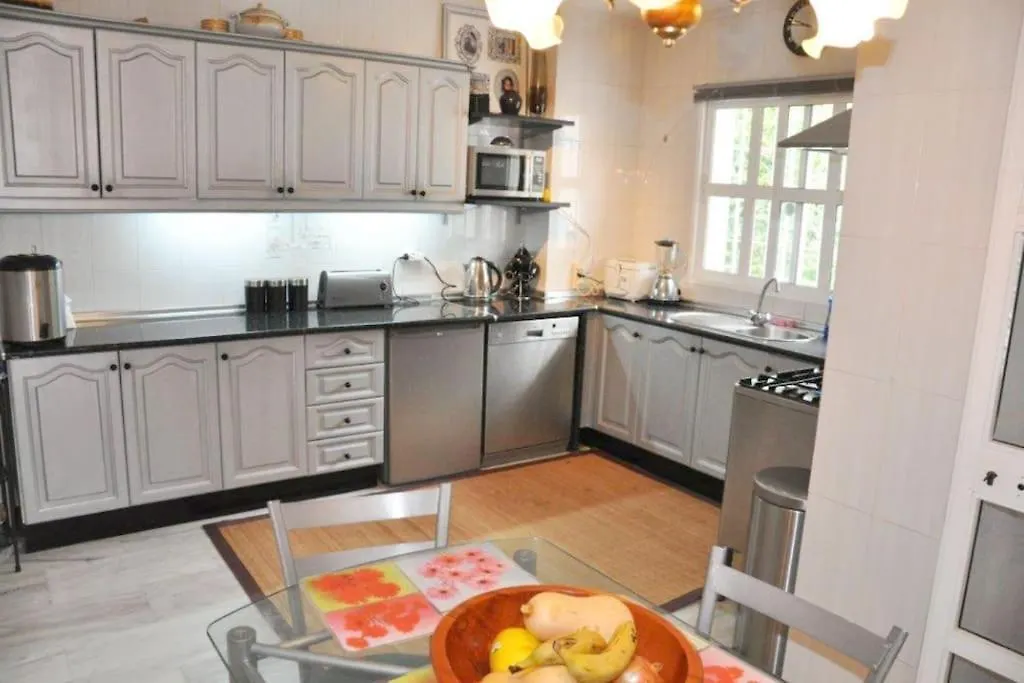 Large 7 Bedroom Villa In Sierrrezuela Heated Pool マラガ