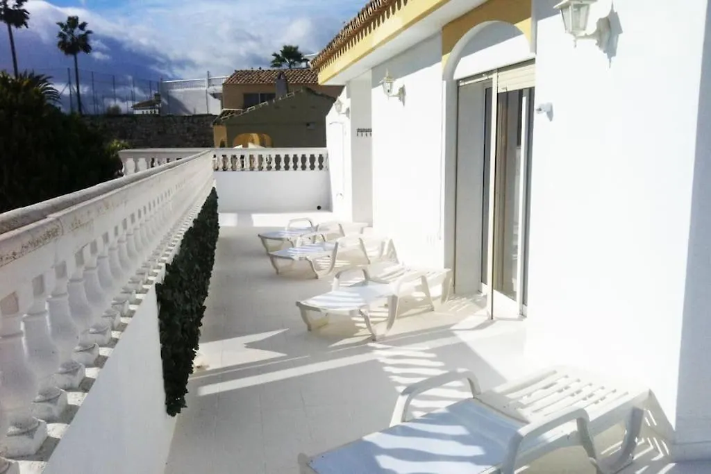 Large 7 Bedroom Villa In Sierrrezuela Heated Pool マラガ