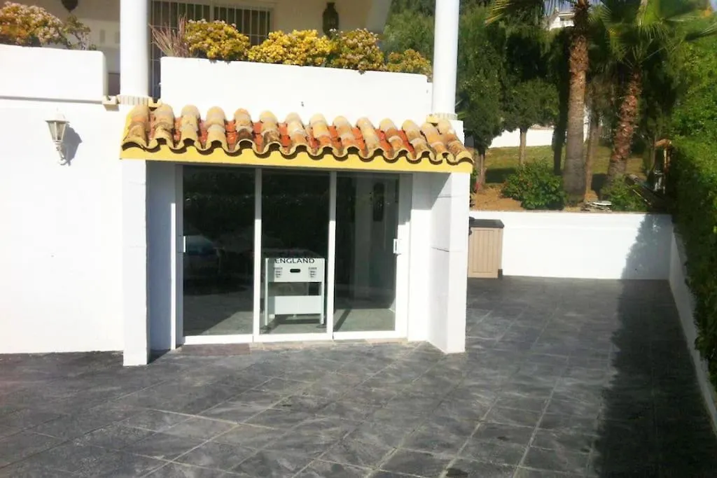 Large 7 Bedroom Villa In Sierrrezuela Heated Pool マラガ