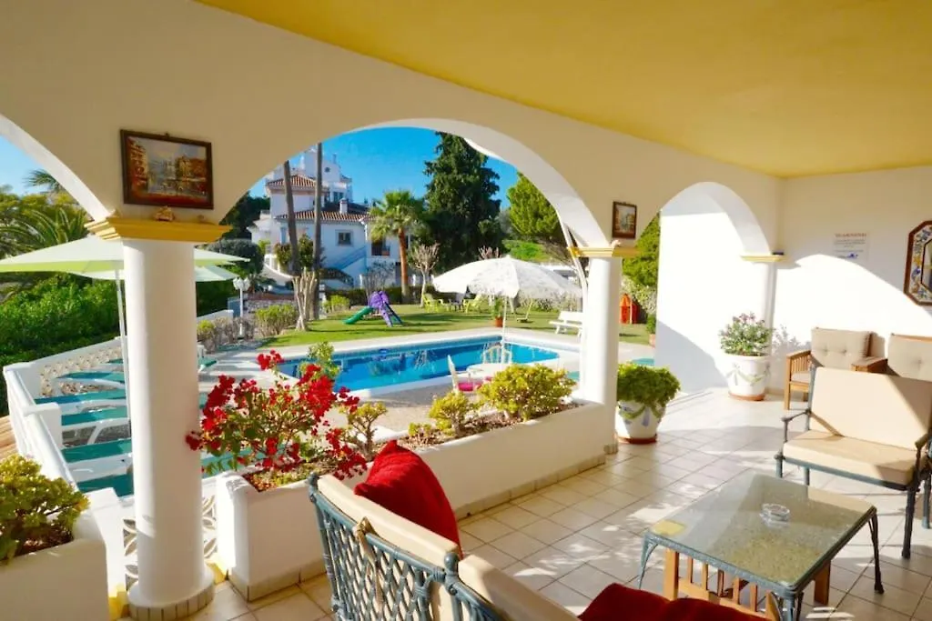 Large 7 Bedroom Villa In Sierrrezuela Heated Pool マラガ 0*,  スペイン
